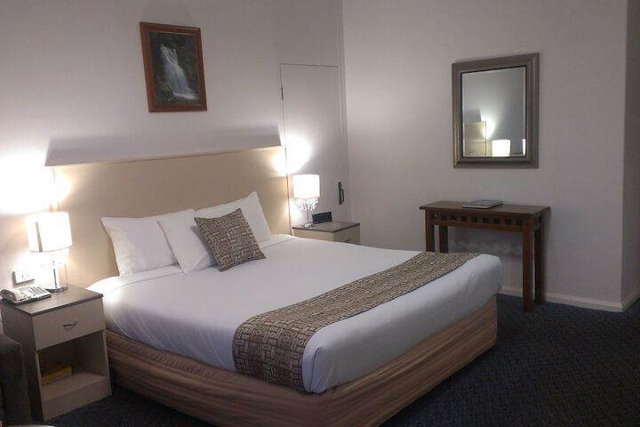 Room 4 of 38
