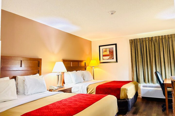 Queen Bed Accessible (3 of 6)