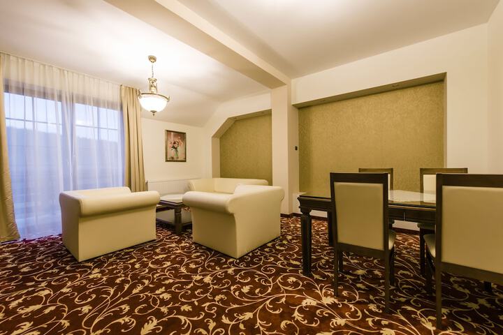 Room 31 of 122