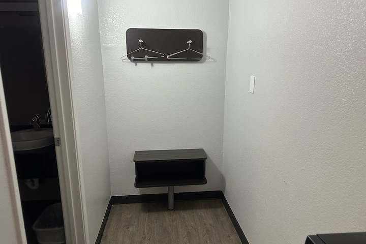 Room 25 of 47