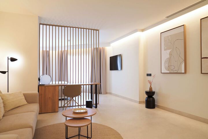 Room 9 of 24