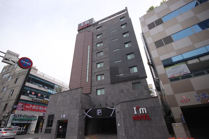 Hotel 47 of 48
