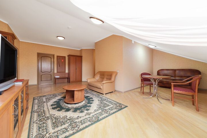 Room 17 of 46