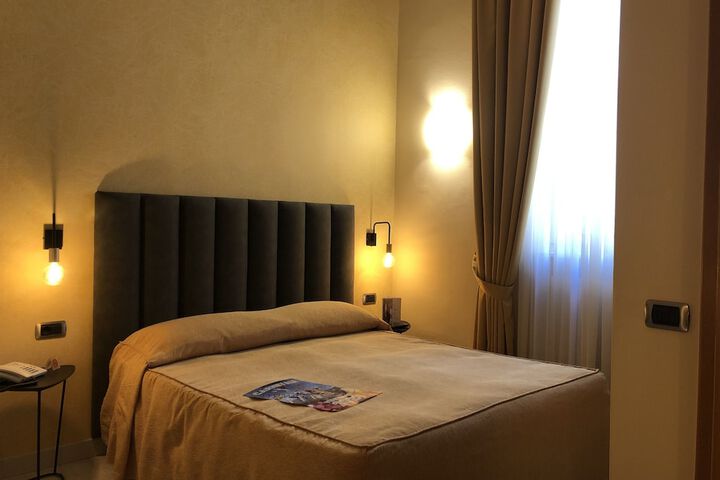 Room 36 of 65
