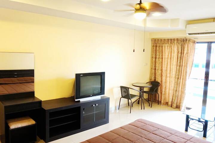 Room 25 of 77