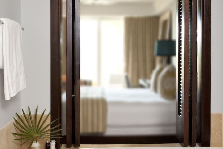 Room 173 of 299