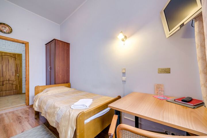 Room 5 of 86