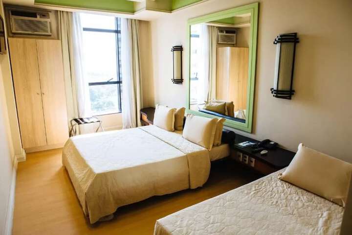 Room 11 of 39