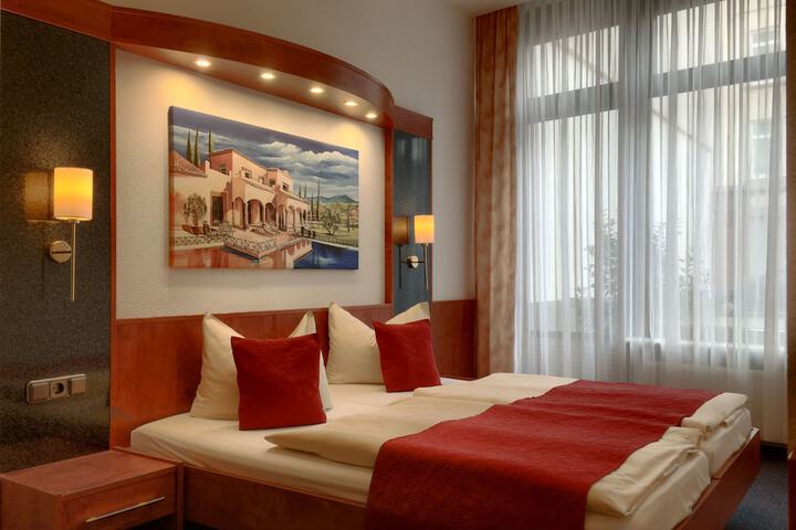 Room 8 of 45