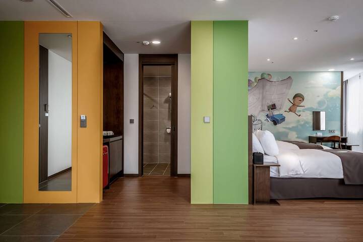 Room 25 of 84