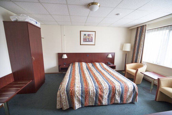Room 5 of 44