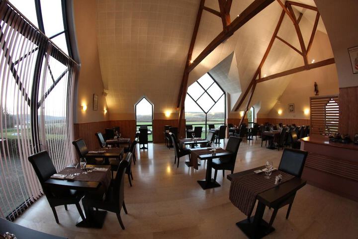 Dining 31 of 46