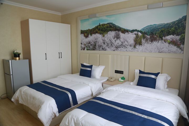 Room 11 of 22