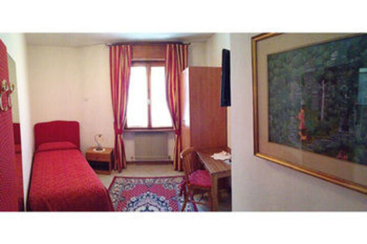 Room 23 of 54