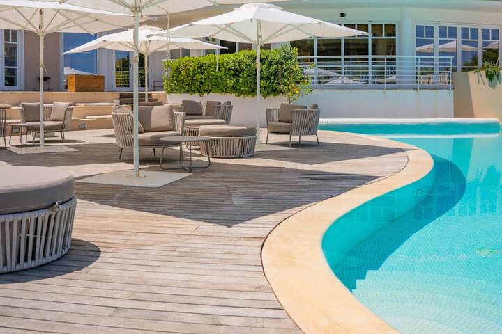 Pool Hotel
