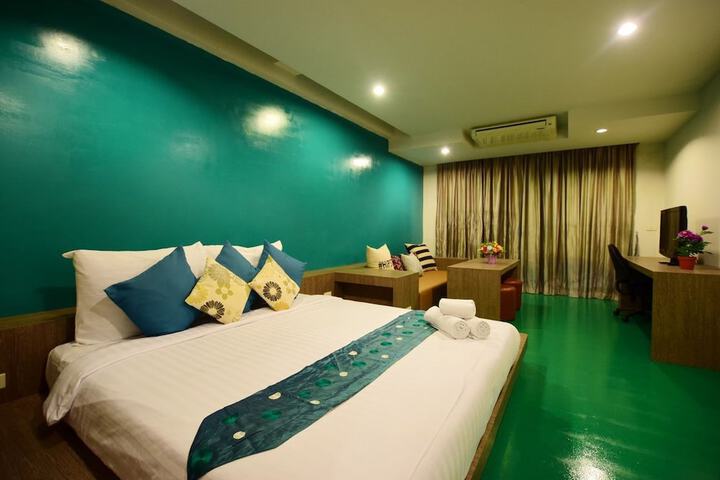 Room 7 of 47