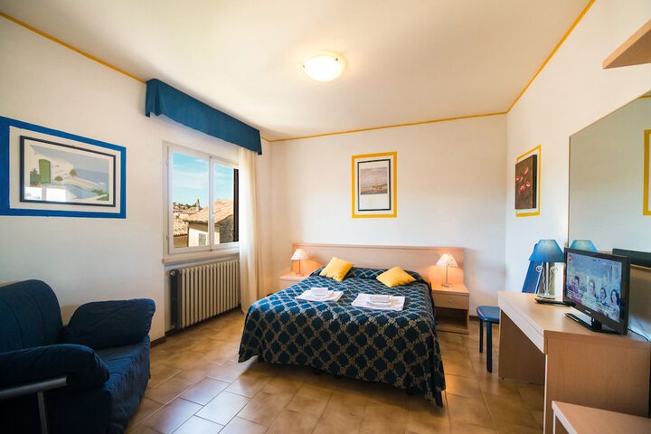 Room 5 of 30