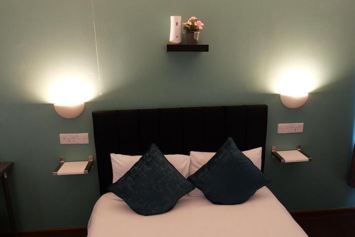 Room 16 of 49