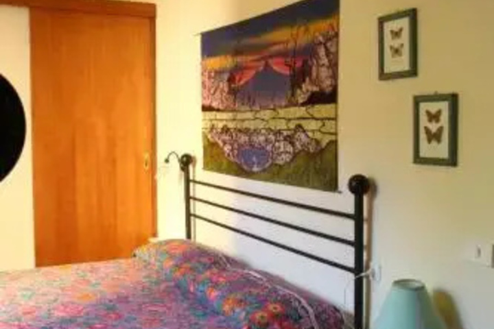 Room 5 of 10