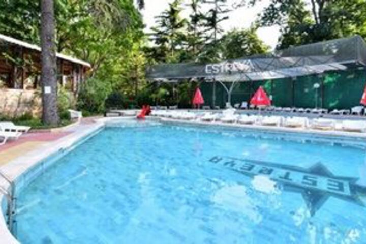 Pool 32 of 45