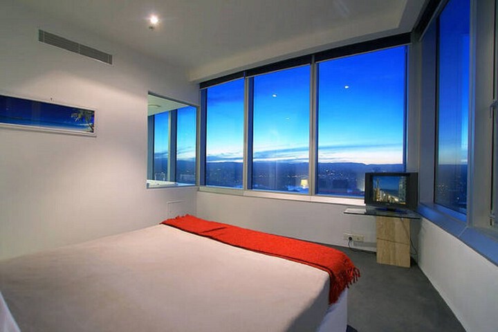 Room 5 of 87