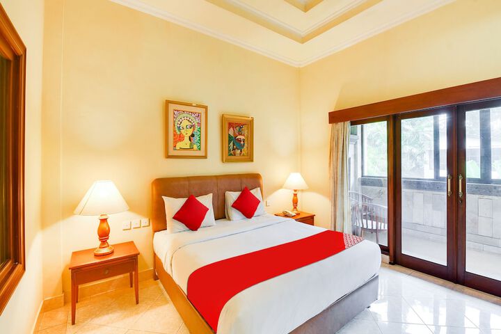 Super OYO Townhouse Oak Maxi Hotel Legian
