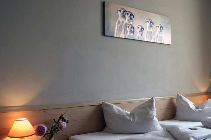Room 16 of 33