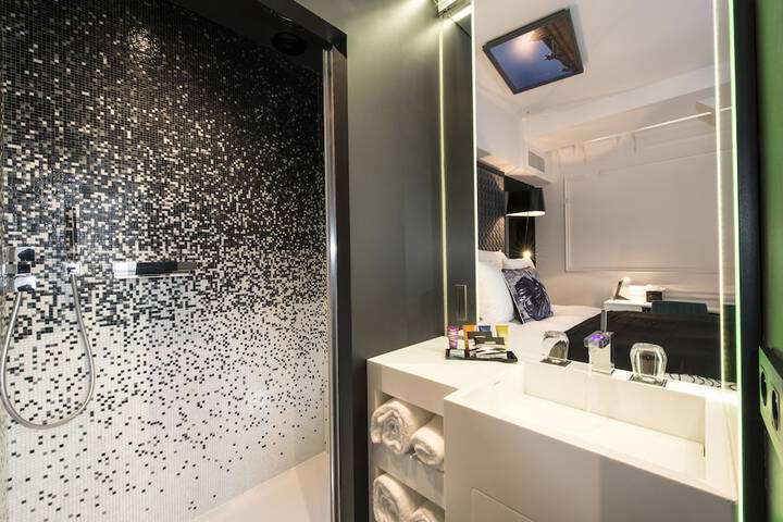 Clean Restrooms