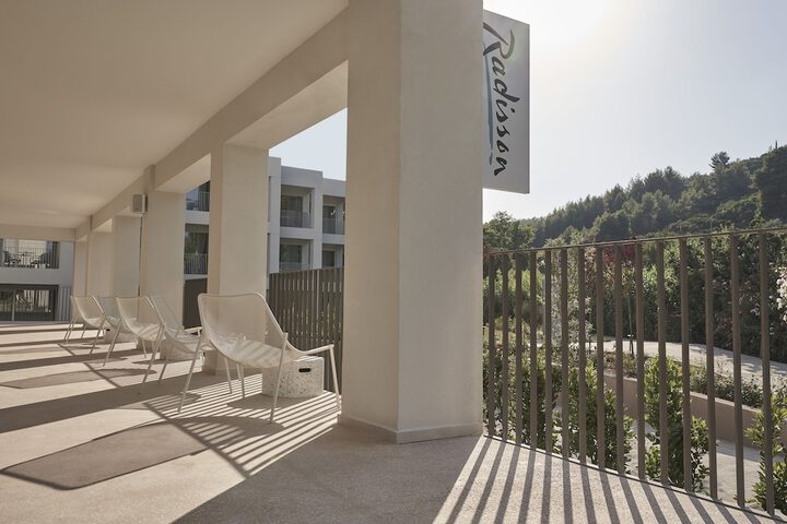Hotel 92 of 100