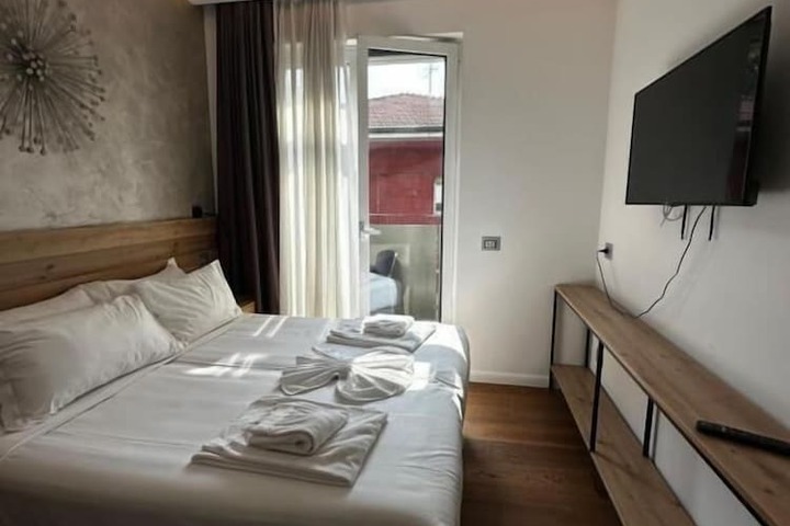 Room 3 of 47