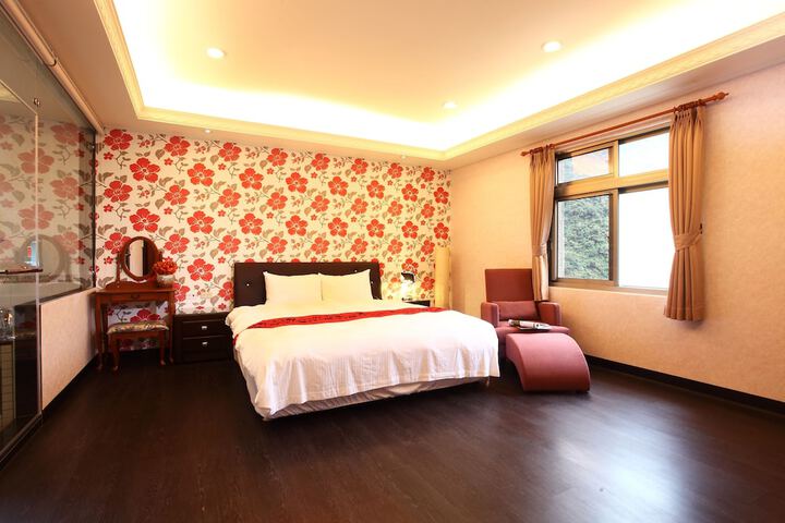 Room 48 of 79