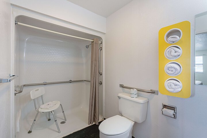 Room 15 of 22