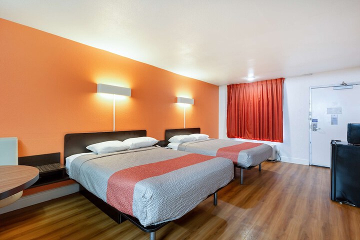 Room 20 of 49