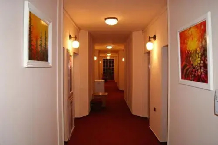 Room 12 of 19