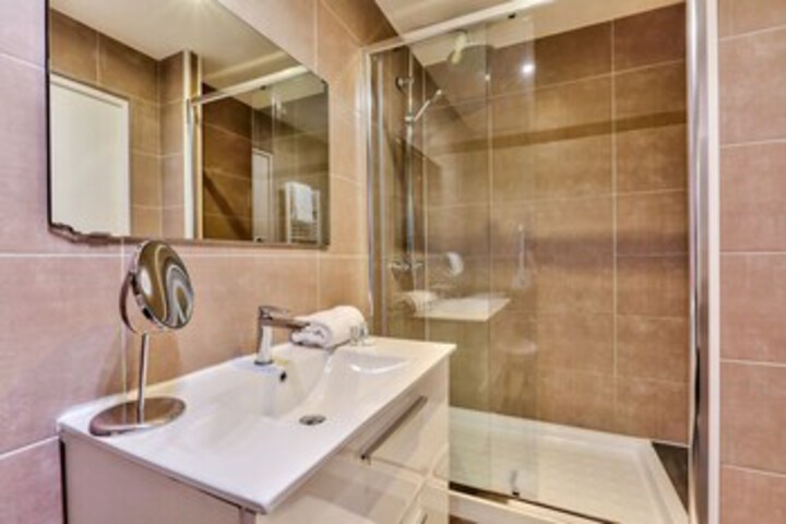 Room 2 of 14