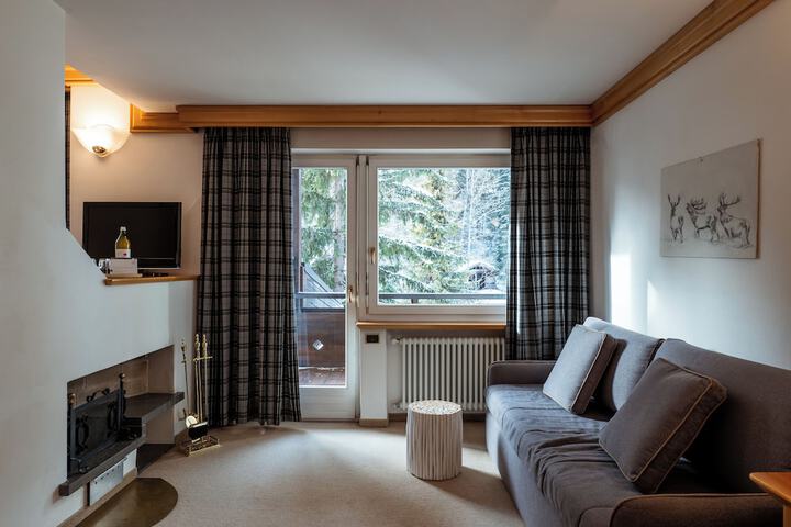 Room 9 of 145
