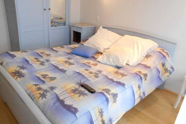 Room 10 of 50