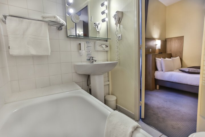 Room 41 of 50