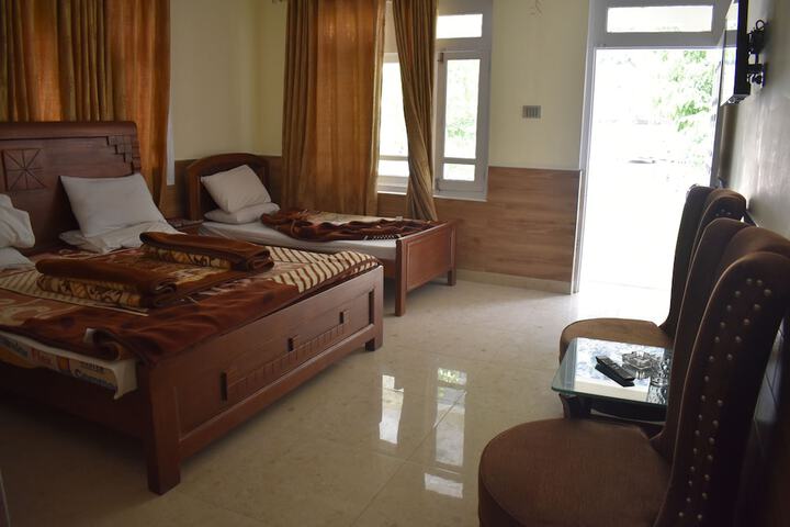 Room 7 of 13