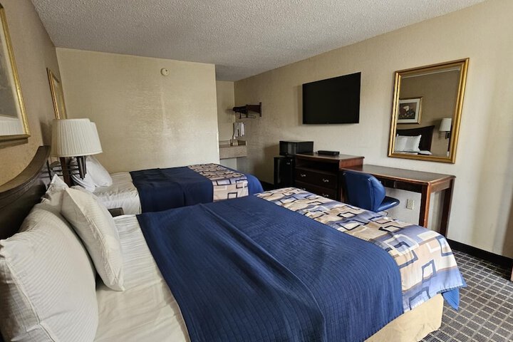 Room 32 of 82