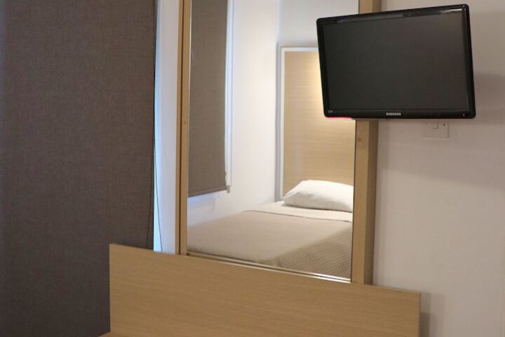Room 7 of 24