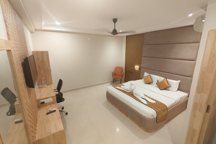 Room 10 of 42