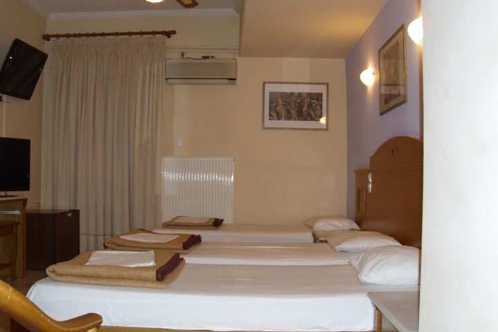 Room 17 of 44