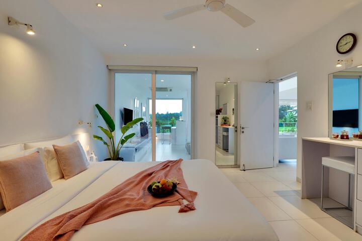 Room 5 of 15