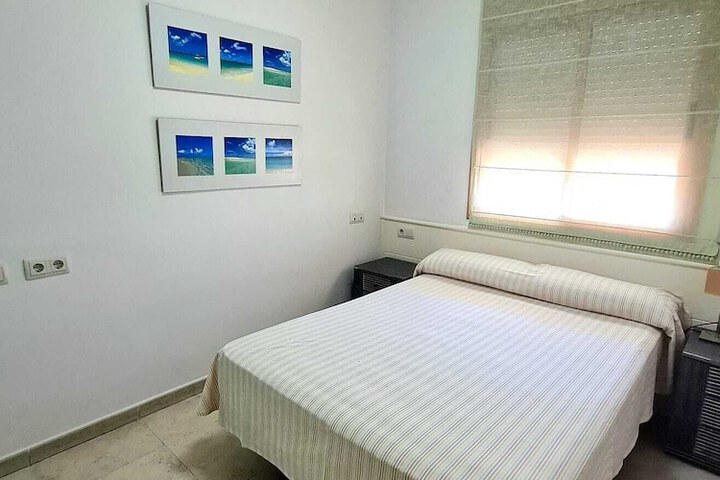 Room 12 of 34