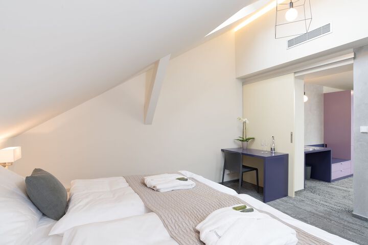 Room 8 of 47