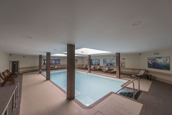 Hotel Pool