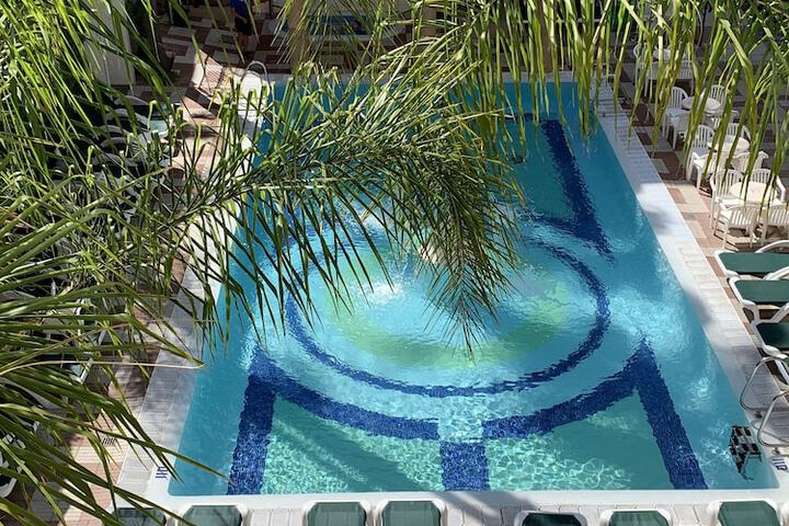 Hotel Pool