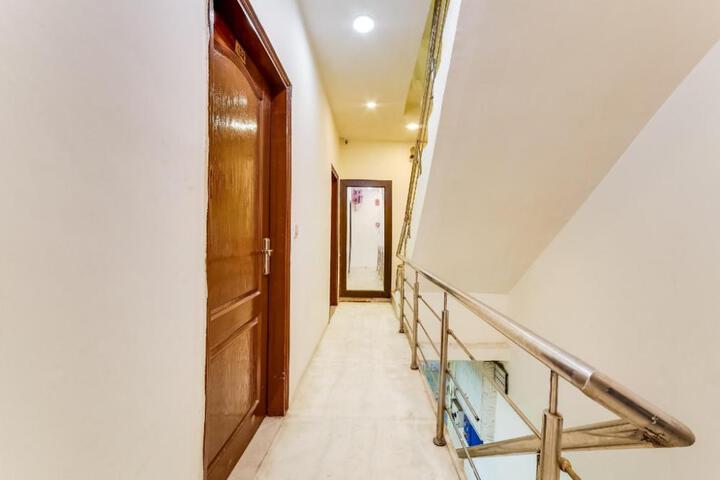 Townhouse Century Hotel