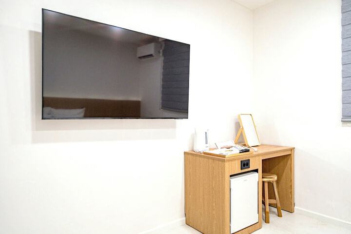 Room 8 of 41